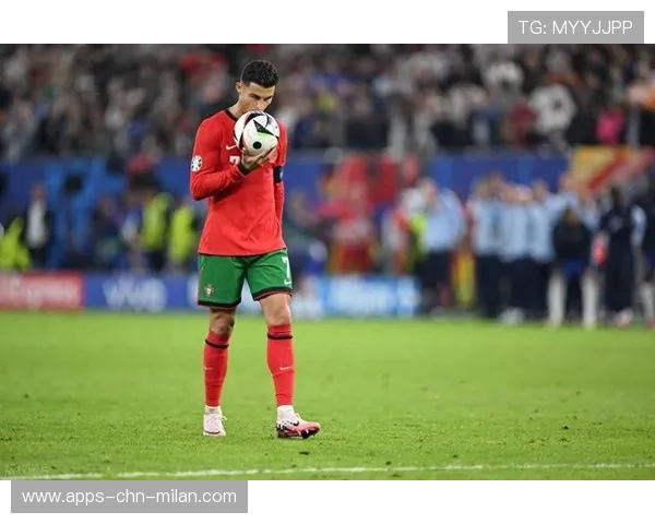 费耶诺德蓄势待发，签下C罗式头球杀手，强化定位球得分王者之路